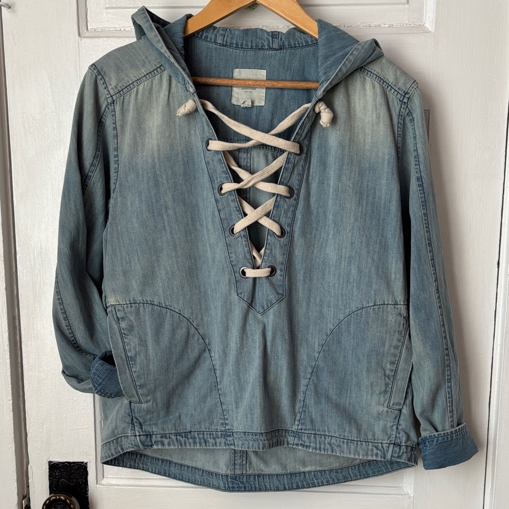 AMERICAN EAGLE LACE FRONT DENIM HOODED PULLOVER TOP